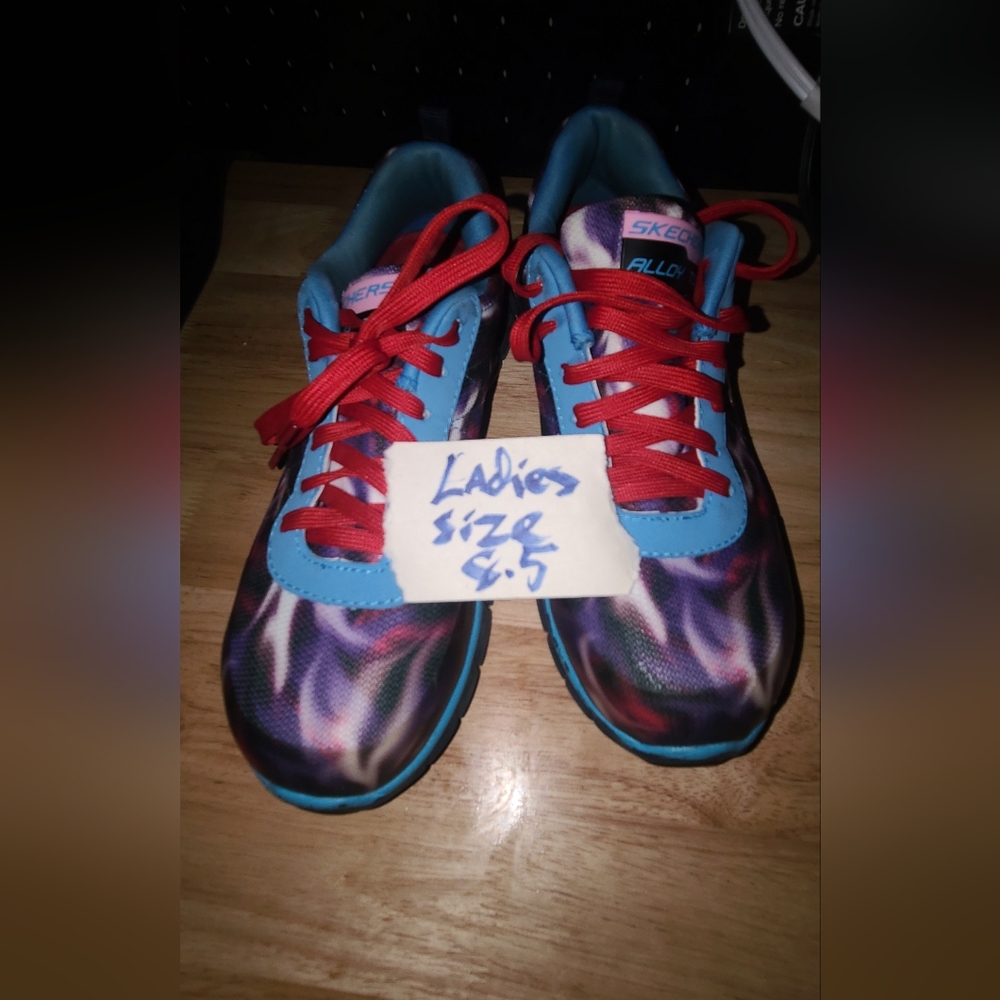 Skechers
